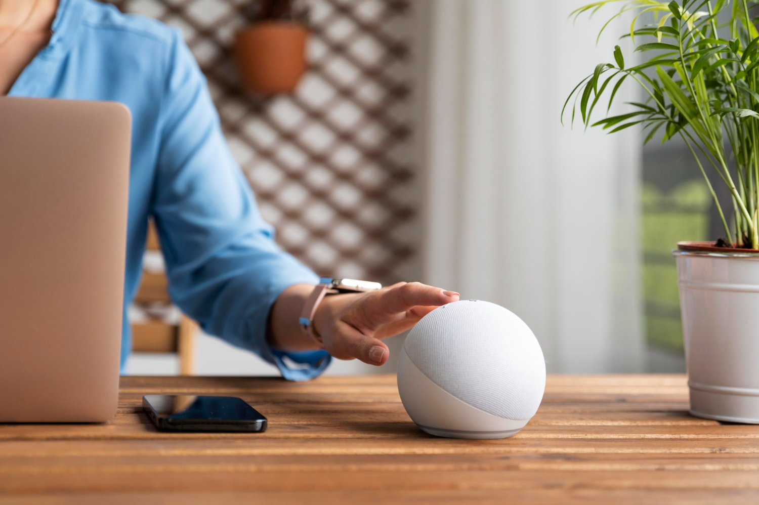 Alexa+, Gemini e ChatGPT: quem controla a descoberta no novo topo do funil